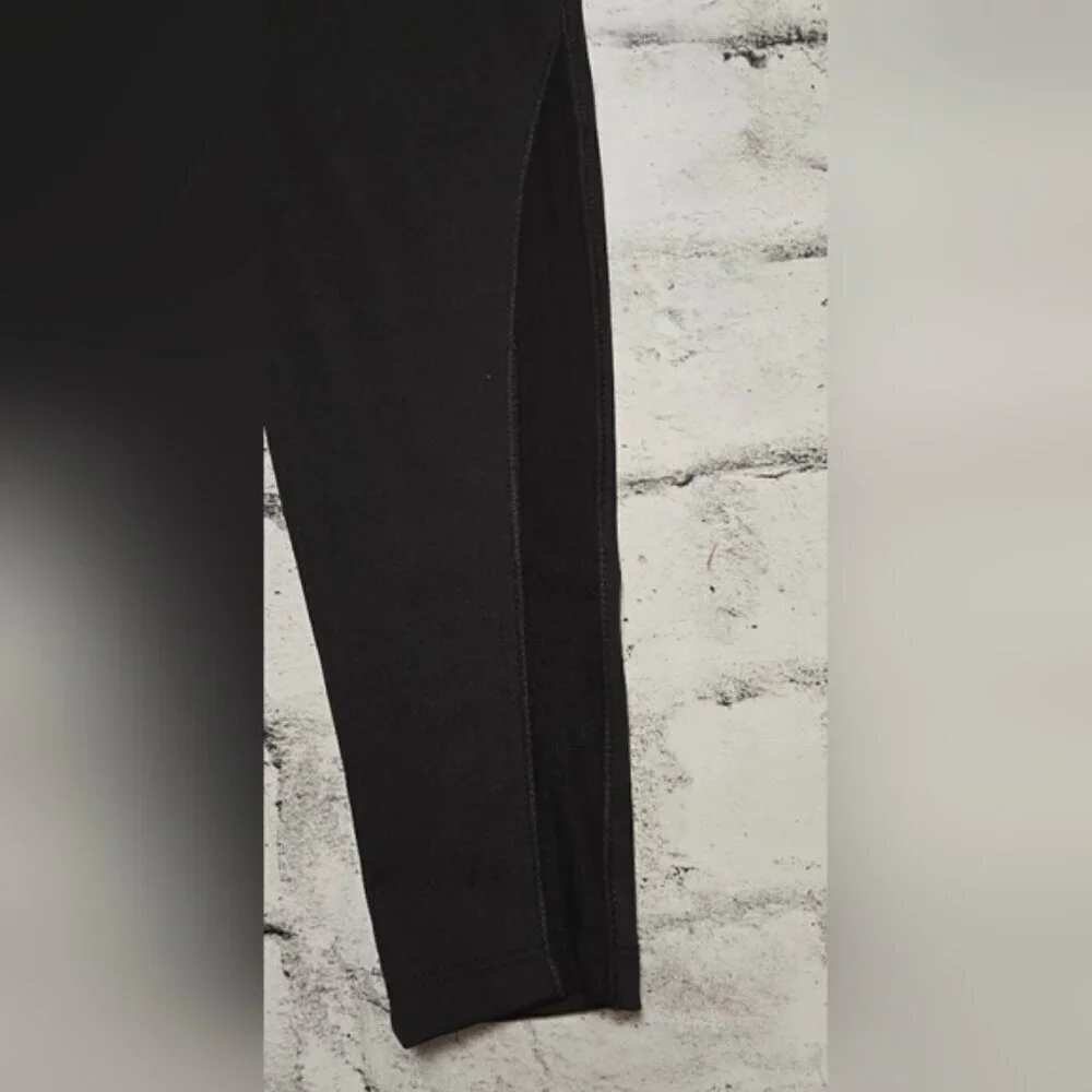 Nike Pro Cool Women's Black Capris Leggings. EUC